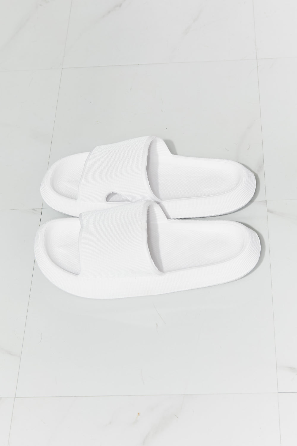 MMShoes Arms Around Me Open Toe Slide in White - pvmark