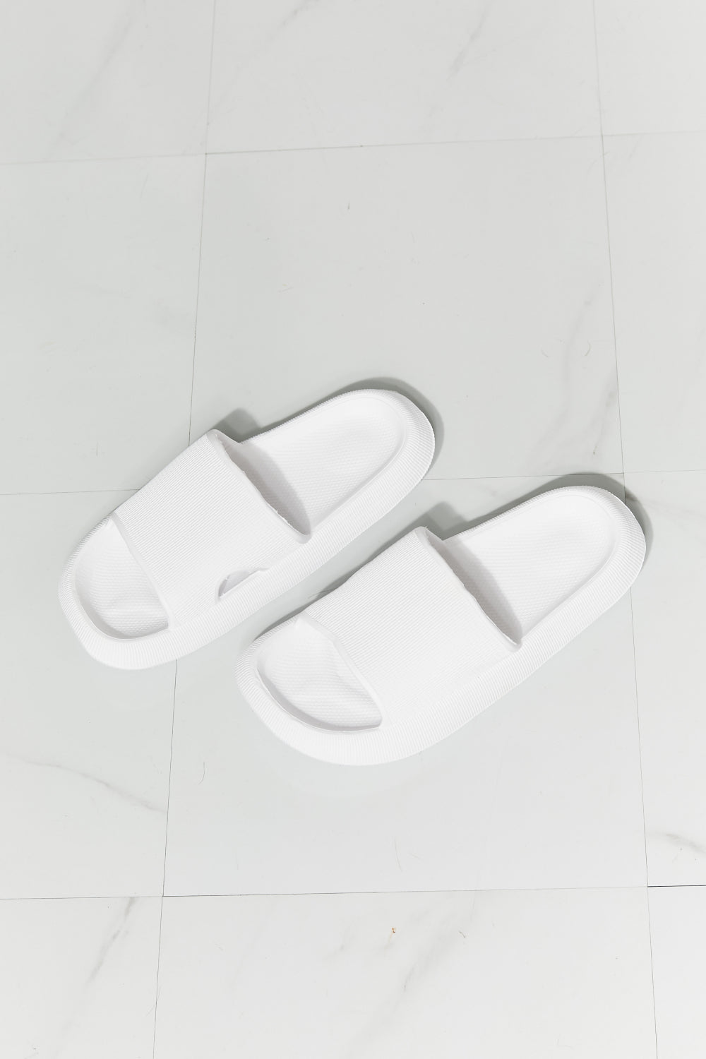 MMShoes Arms Around Me Open Toe Slide in White - pvmark