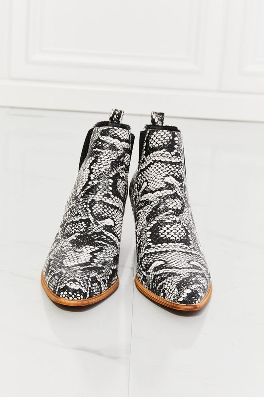 MMShoes Back At It Point Toe Bootie in Snakeskin - pvmark