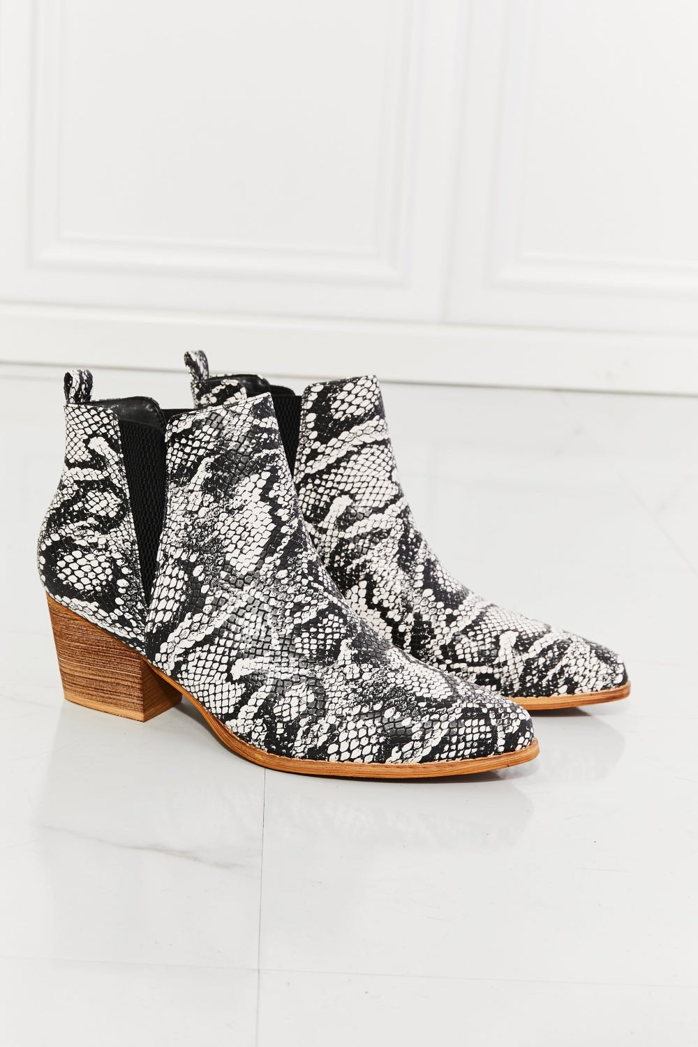 MMShoes Back At It Point Toe Bootie in Snakeskin - pvmark