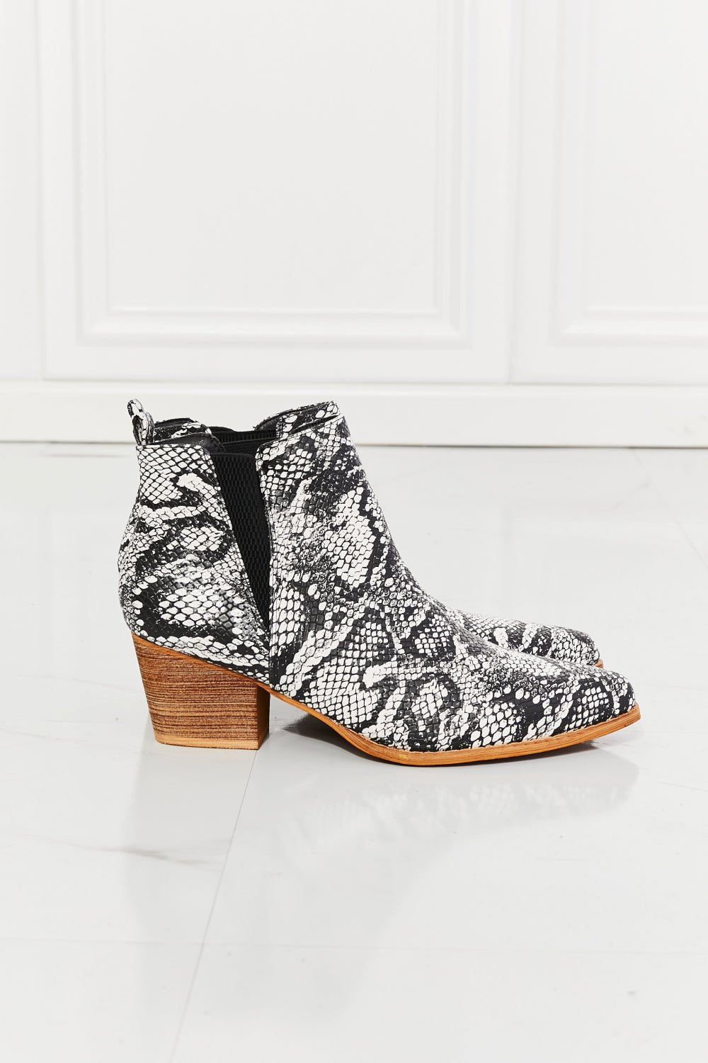 MMShoes Back At It Point Toe Bootie in Snakeskin - pvmark