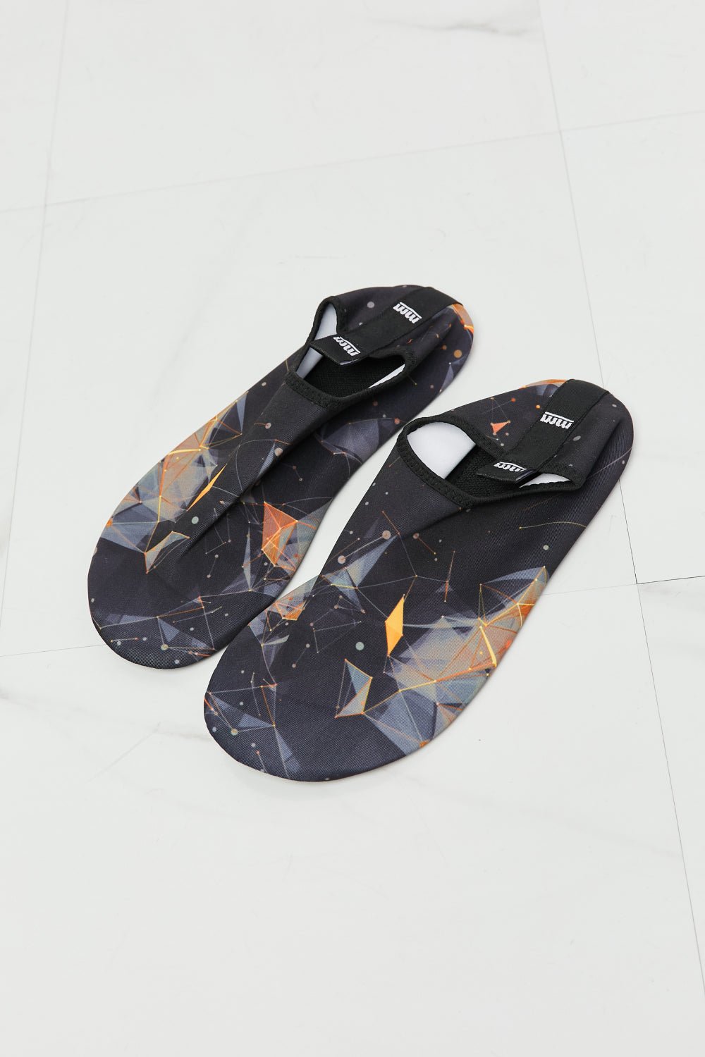 MMshoes On The Shore Water Shoes in Black/Orange - pvmark
