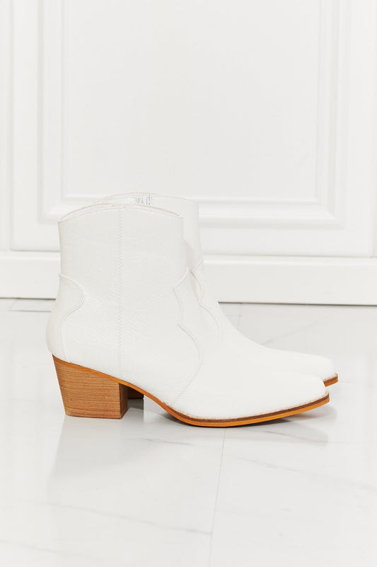 MMShoes Watertower Town Faux Leather Western Ankle Boots in White - pvmark